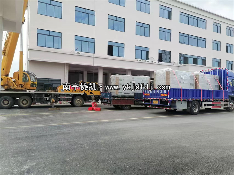 2025年6月23日，平果項(xiàng)目3臺(tái)低噪音柴油發(fā)電機(jī)到貨